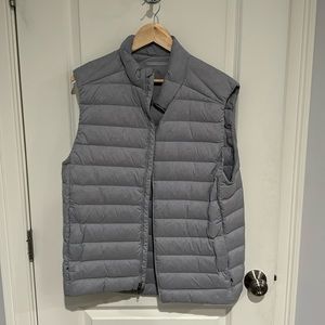 Lululemon men’s puffer vest in grey, size large